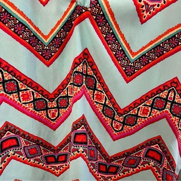 Discreet Colorful Southwest Pattern V-Neck Tunic - Picture 2 of 5